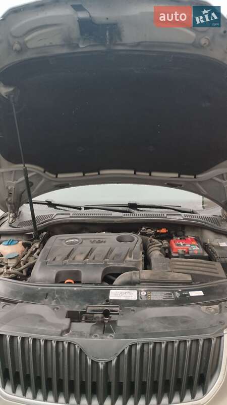 Лифтбек Skoda Superb 2011 в Львове