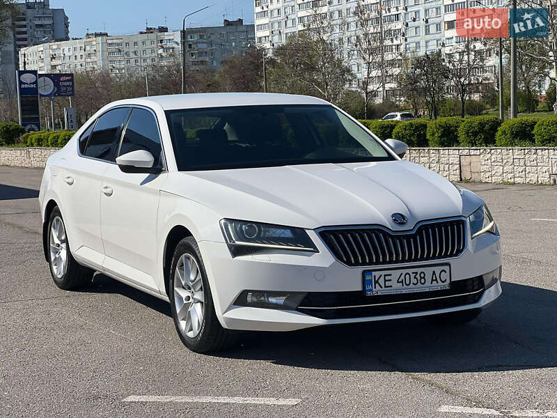 Лифтбек Skoda Superb 2017 в 