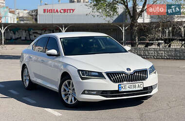Лифтбек Skoda Superb 2017 в 