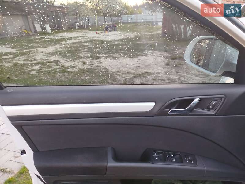 Універсал Skoda Superb 2014 в Охтирці