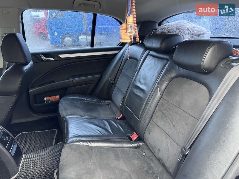 Лифтбек Skoda Superb 2012 в Шептицькому
