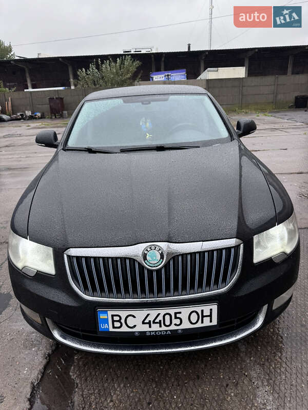 Лифтбек Skoda Superb 2012 в Шептицькому