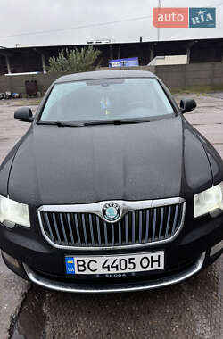 Лифтбек Skoda Superb 2012 в 