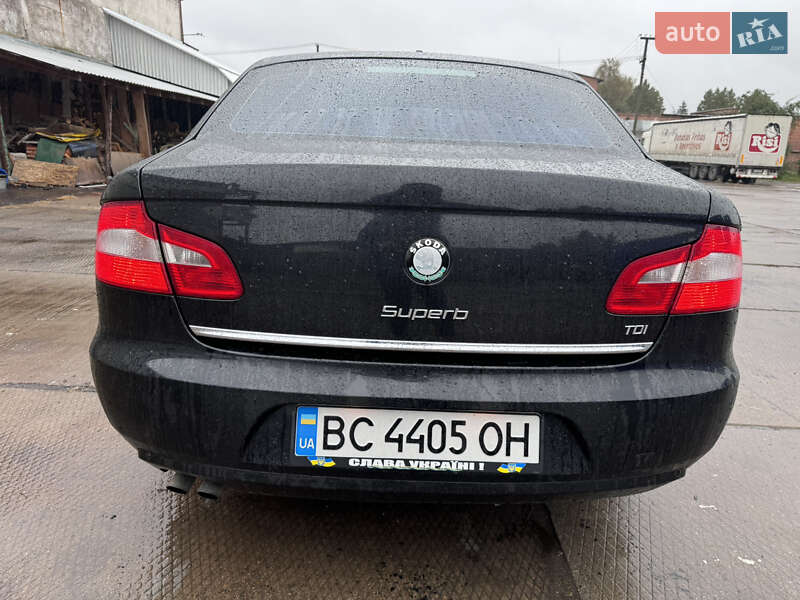 Лифтбек Skoda Superb 2012 в Шептицькому