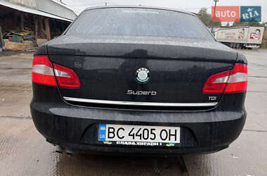 Лифтбек Skoda Superb 2012 в 