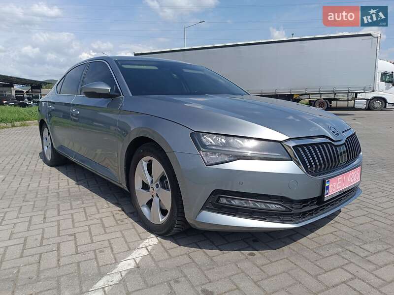 Лифтбек Skoda Superb 2019 в 