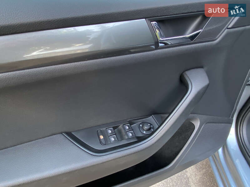 Лифтбек Skoda Superb 2016 в Черкассах
