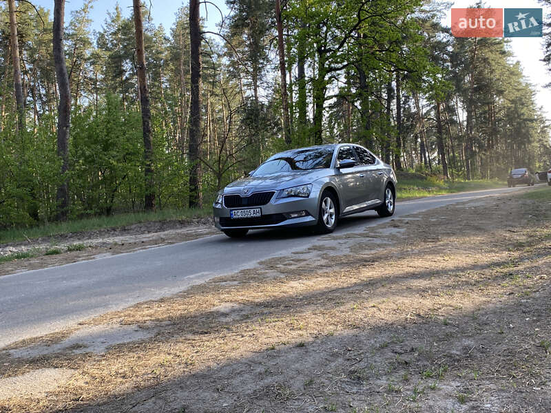Лифтбек Skoda Superb 2016 в Черкассах