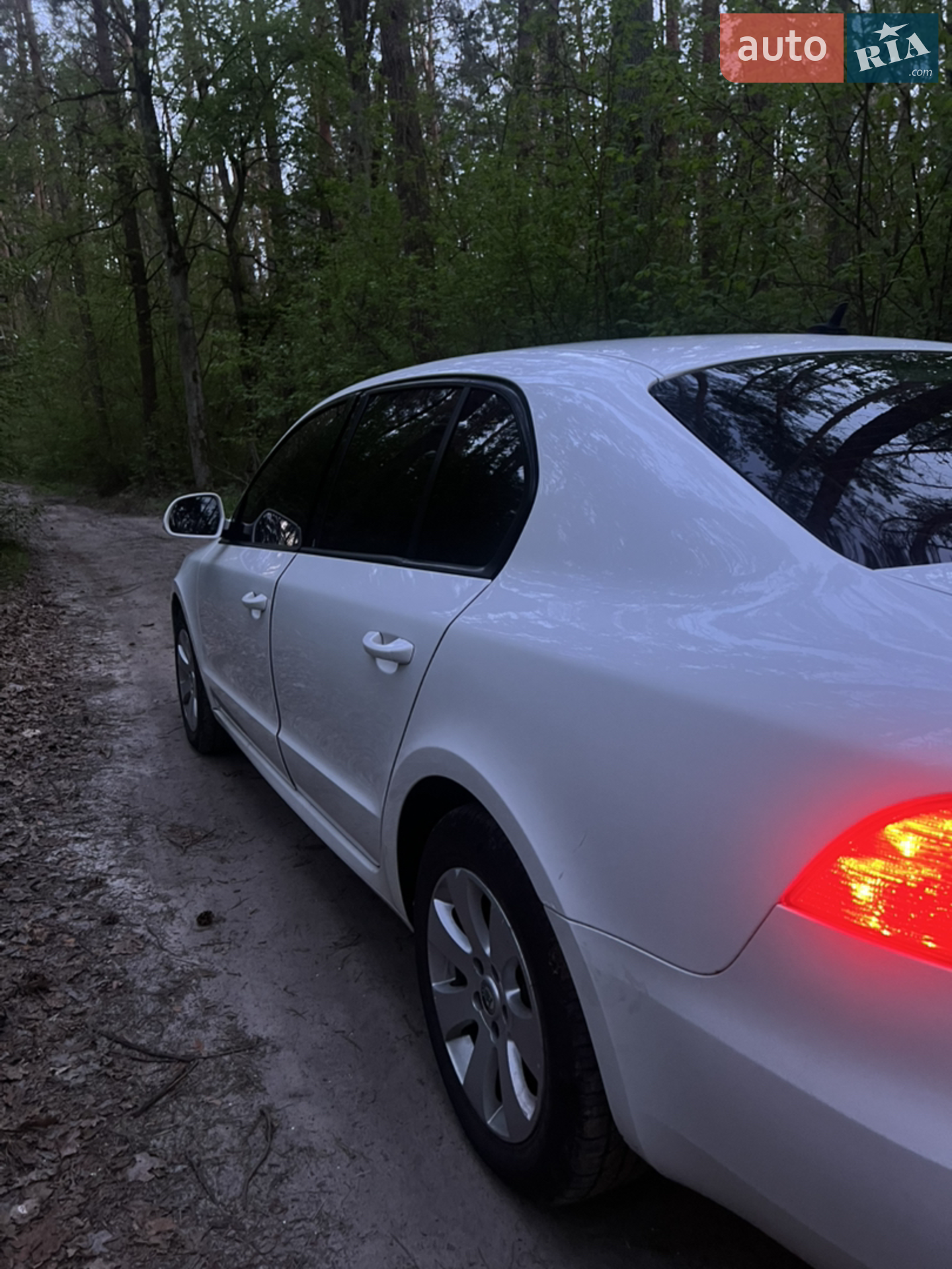 2010 Skoda Superb - мініатюра 11