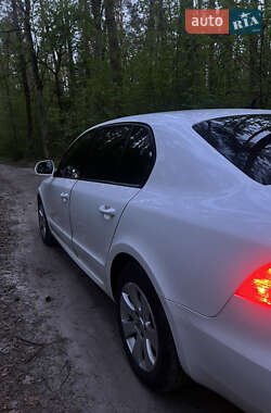 Лифтбек Skoda Superb 2010 в 