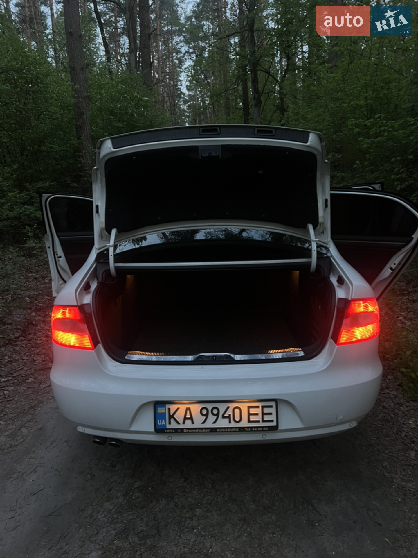 2010 Skoda Superb - мініатюра 17
