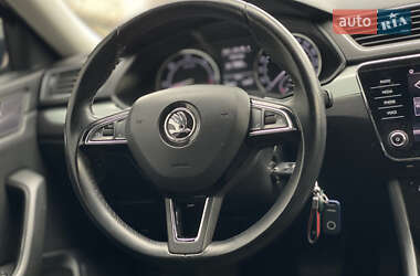 Лифтбек Skoda Superb 2018 в 