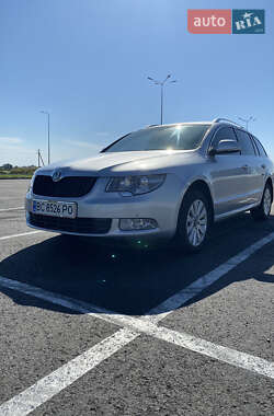 Універсал Skoda Superb 2011 в Львові