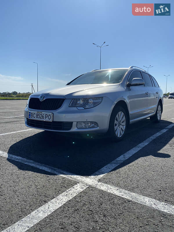Skoda Superb 2011