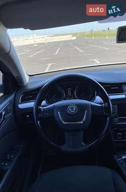 Универсал Skoda Superb 2011 в 