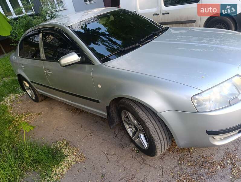 Лифтбек Skoda Superb 2004 в Запорожье