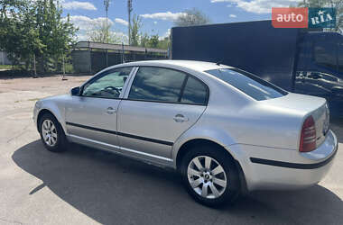 Лифтбек Skoda Superb 2005 в 