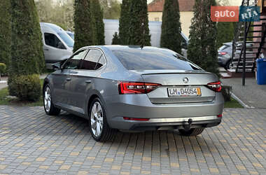 Лифтбек Skoda Superb 2019 в 