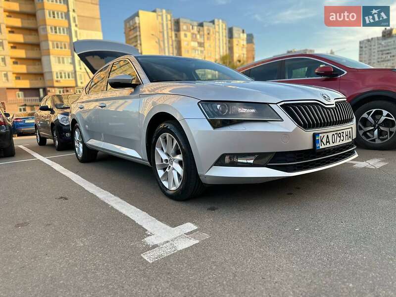 Лифтбек Skoda Superb 2018 в Киеве