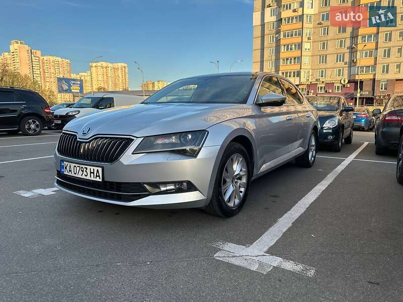 Лифтбек Skoda Superb 2018 в Киеве
