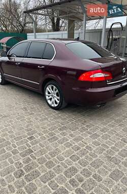 Лифтбек Skoda Superb 2010 в 