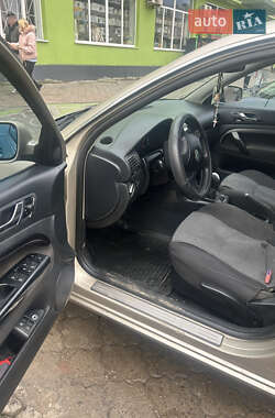 Лифтбек Skoda Superb 2005 в 