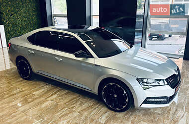 Лифтбек Skoda Superb 2023 в 