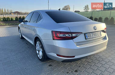Лифтбек Skoda Superb 2017 в 