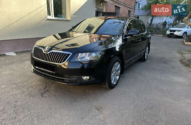 Лифтбек Skoda Superb 2013 в 