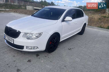 Лифтбек Skoda Superb 2013 в 