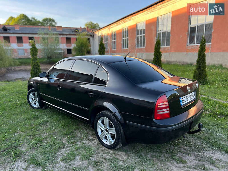 Лифтбек Skoda Superb 2006 в Дрогобыче