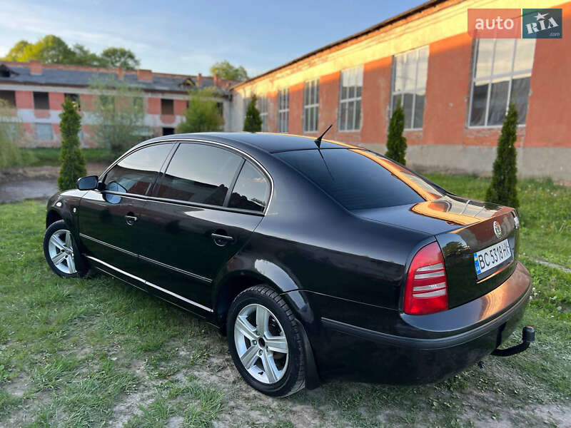 Лифтбек Skoda Superb 2006 в Дрогобыче