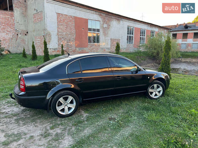 Лифтбек Skoda Superb 2006 в Дрогобыче