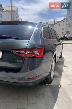 Універсал Skoda Superb 2016 в 
