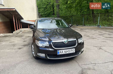 Лифтбек Skoda Superb 2013 в 