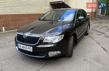 Лифтбек Skoda Superb 2013 в 