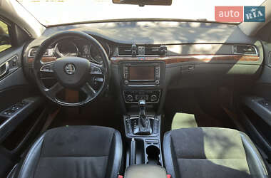Лифтбек Skoda Superb 2014 в 