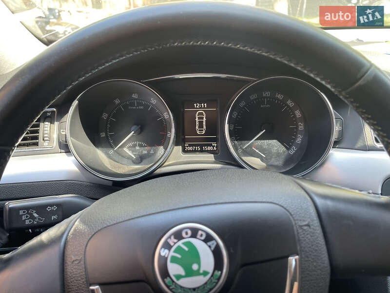 Ліфтбек Skoda Superb 2012 в Кривому Розі