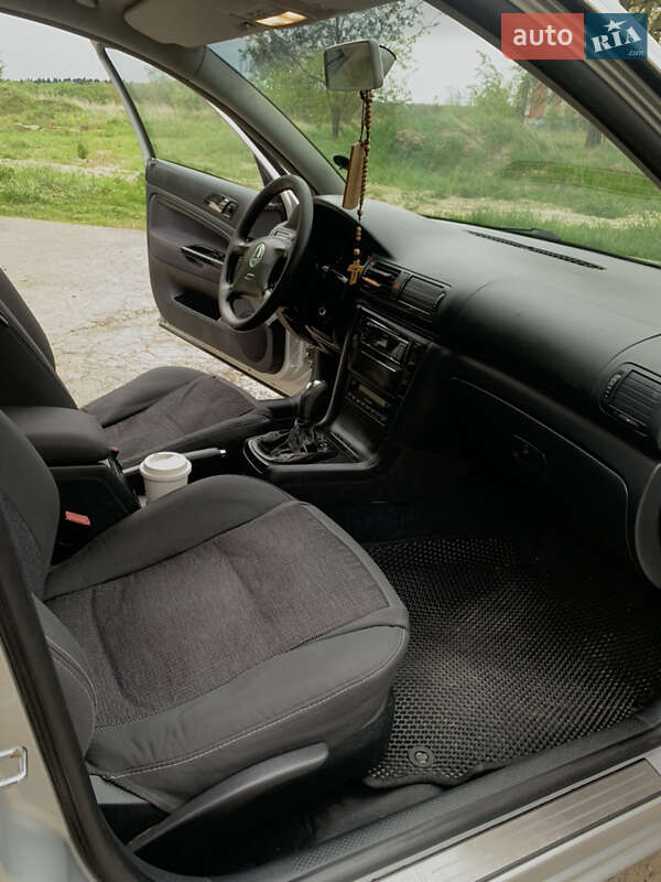 Ліфтбек Skoda Superb 2004 в Бориславі