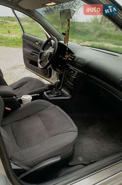 Лифтбек Skoda Superb 2004 в 