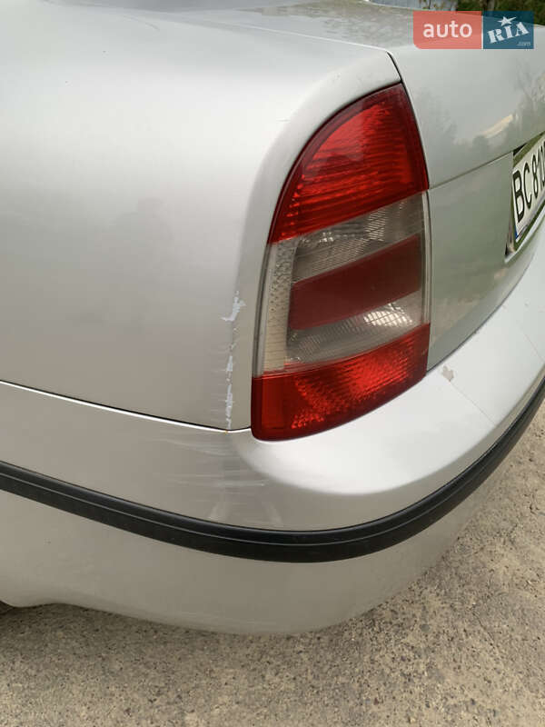 Ліфтбек Skoda Superb 2004 в Бориславі