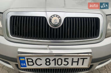 Лифтбек Skoda Superb 2004 в 