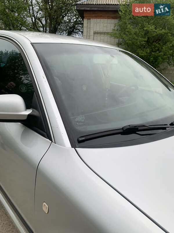 Ліфтбек Skoda Superb 2004 в Бориславі