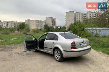 Лифтбек Skoda Superb 2004 в 