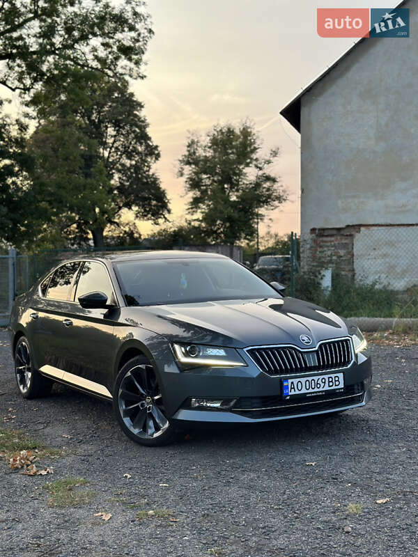 Лифтбек Skoda Superb 2017 в Мукачево
