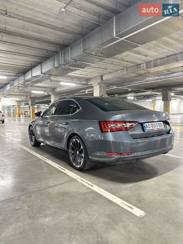 Лифтбек Skoda Superb 2017 в Мукачево