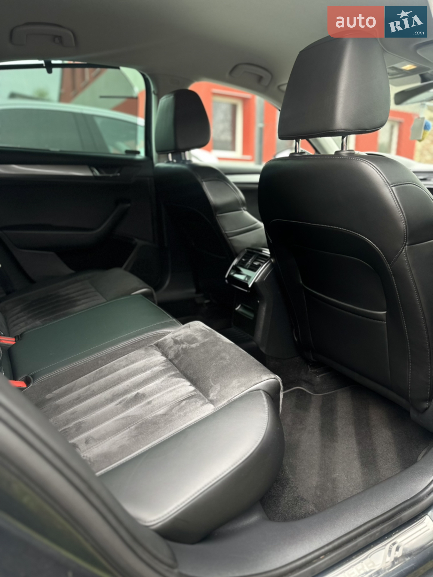 2017 Skoda Superb - мініатюра 27