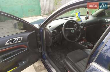 Лифтбек Skoda Superb 2003 в 
