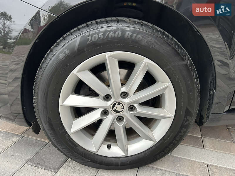 Лифтбек Skoda Superb 2015 в Тячеве фото 20 Лифтбек Skoda Superb 2015 в Тячеве