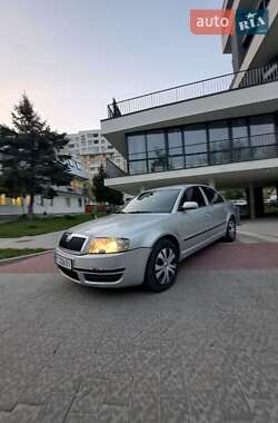 Лифтбек Skoda Superb 2003 в 